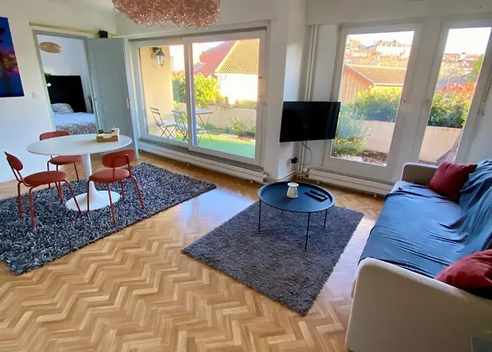 Vue Les Pieds Dans L'eau *